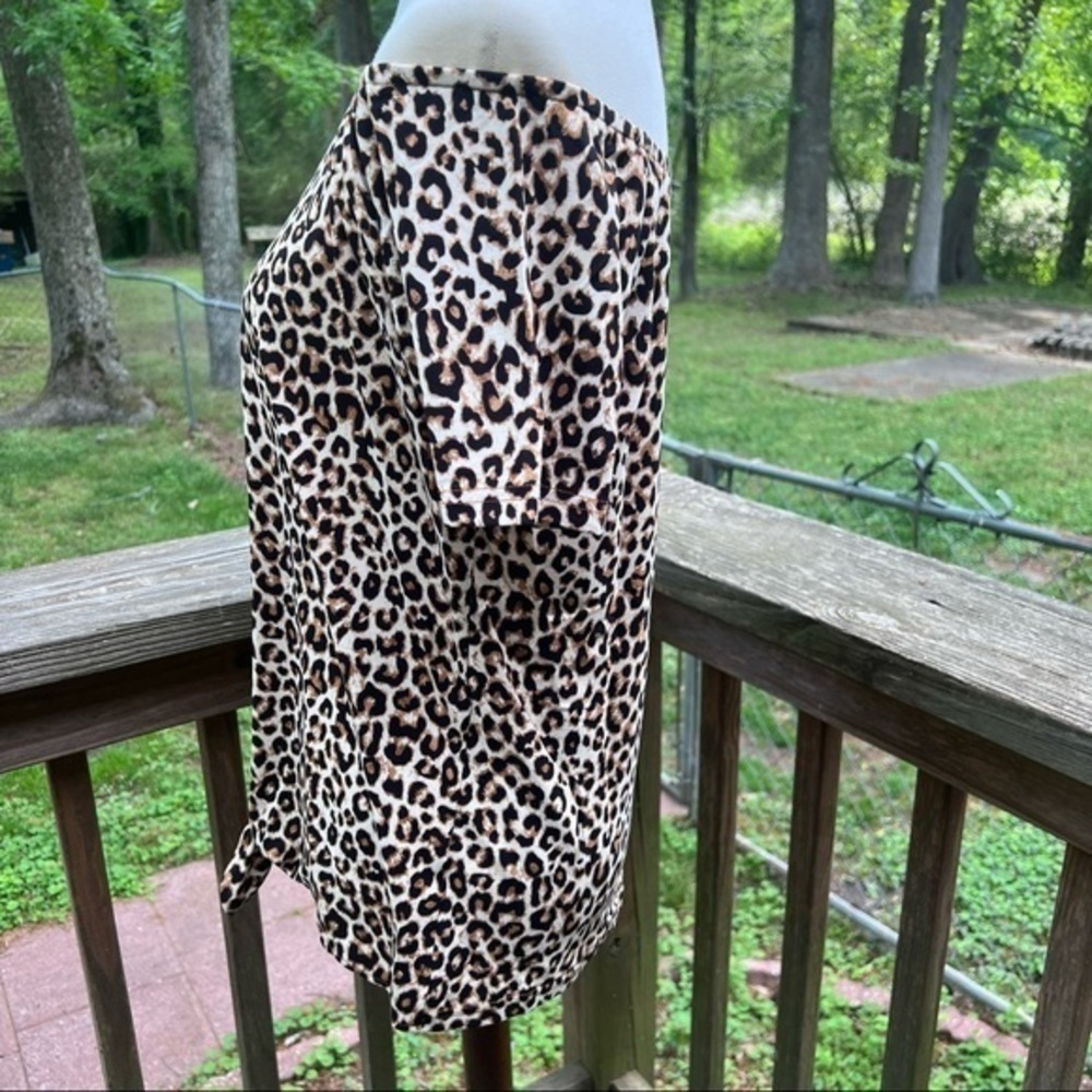 Leopard print off shoulder top - Picture 5 of 8
